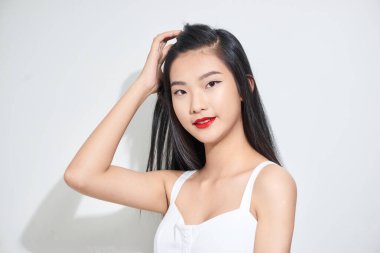 Genç bir kadının portresi. Kapat.