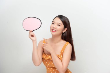 Konuşma Baloncuklu Retro Girl Bir Duyuru Yapıyor