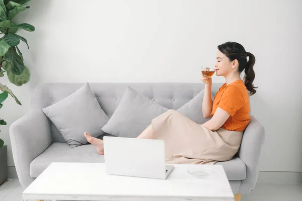 Young Woman Relaxing Home Couch She Having Tea — Stock Photo, Image