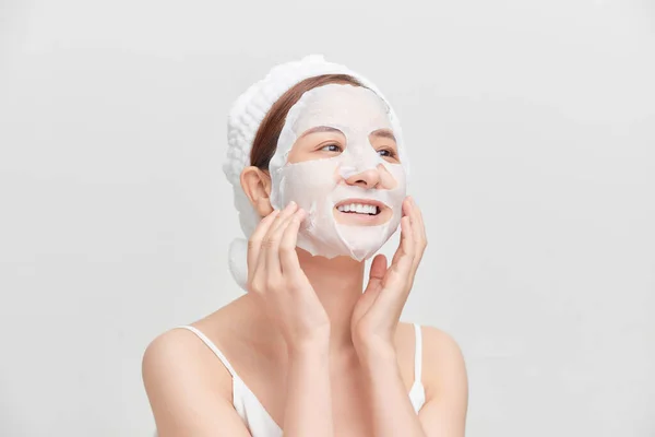 Jonge Aziatische Vrouw Met Cosmetisch Masker Schoonheidsverzorging Concept — Stockfoto