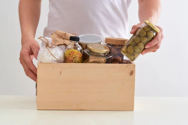 Voluntario Con Caja Comida Para Pobres Concepto Donación — Foto de Stock