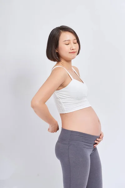 妊婦は痛みを感じる 背中が痛い 妊娠中の女性だ 妊娠ストレス — ストック写真