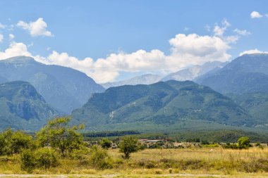 Olympus dağ silsilesi yaz, Yunanistan, peyzaj.