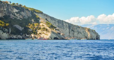 Mavi Mağara gezi Turistik gemiler.