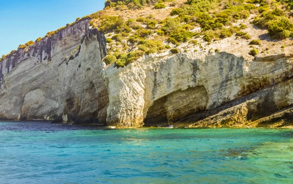 Mavi mağara. Doğal Simgesel Yapı adasının Zakynthos, Yunanistan.