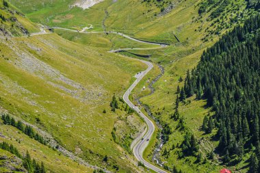 Romanya'da bulunan Transfagarasan dağ yolu.