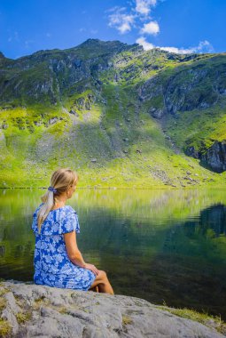 Kız Gölü Balea Transfagarasan yolun pass üzerinde yer alan, yakın. Romanya.