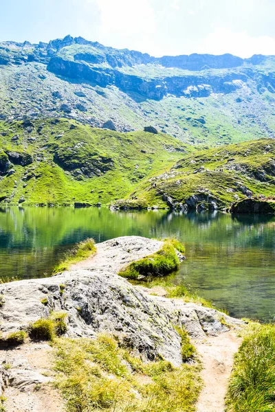 Balea Λίμνη Που Βρίσκεται Στη Φάση Της Οδού Transfagarasan Ρουμανία — Φωτογραφία Αρχείου