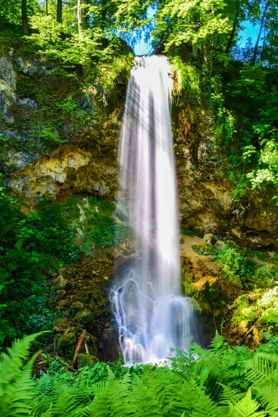 Cascata Sul Fiume Szinva Nel Miskolc Ungheria — Foto Stock