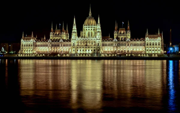 Natt Stadsbilden Parlamentets Byggnad Budapest — Stockfoto