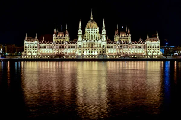 Natt Stadsbilden Parlamentets Byggnad Budapest — Stockfoto