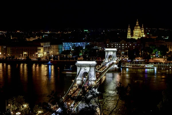 Hermoso Paisaje Nocturno Del Puente Las Cadenas Budapest — Foto de Stock