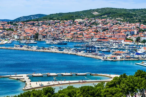 Vodice stadsbilden. — Stockfoto