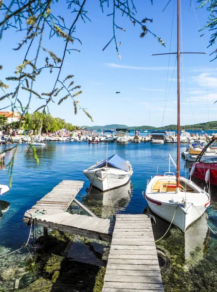 Boote auf dem Pier. — Stockfoto