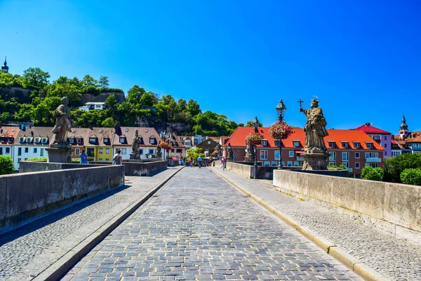 Wurzburg Almanya Temmuz 2019 Eski Ana Köprü Yaşayan Turistler Wuzburg — Stok fotoğraf