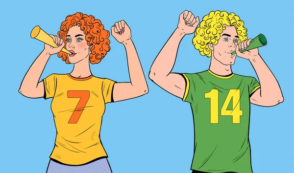 Tifosi di calcio Pop Art con corna che supportano le squadre preferite. Football Supporter Uomo e donna con Vuvuzela. Illustrazione vettoriale — Vettoriale Stock