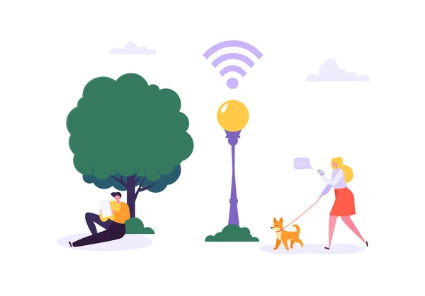 Wifi no parque com pessoas andando usando Smartphone e Tablet. Conceito de Rede Social com Personagens com Gadgets Móveis. Ilustração vetorial — Vetor de Stock