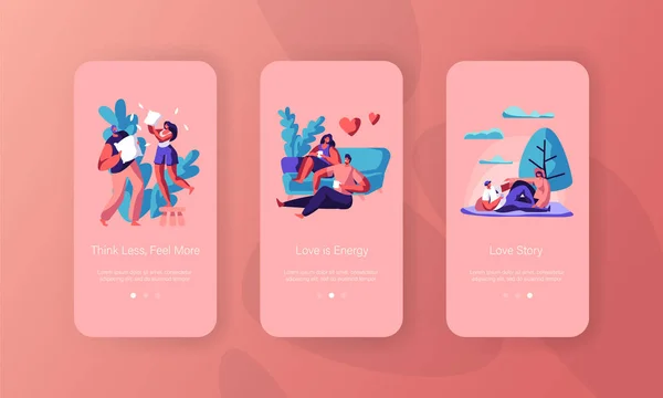 Gioiosa coppia trascorrere del tempo Mobile App Pagina a bordo dello schermo Set. Uomo e donna si siedono bere tè o caffè hanno pic-nic a City Park Pillow Fight Concept per il sito web Flat Cartoon Vector Illustrazione — Vettoriale Stock