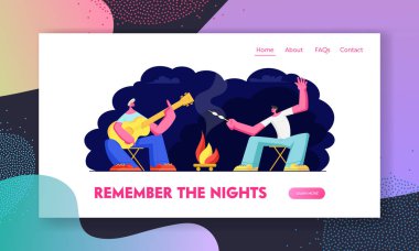Arkadaşlar Guitar Frying Marshmallow ile Gece Campfire oturan. Yaz Kampı'nda Turist Şirketi. Seyahat Leisure Web Sitesi Açılış Sayfası, Web Sayfası. Karikatür Düz Vektör İllüstrasyon, Afiş