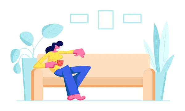 Young Woman Sitting on Comfortable Couch with Cup of Tea or Coffee in Hand at Home. Female Character Visiting Friend, Relaxing after Work, Having Leisure, Sparetime, Cartoon Flat Vector Illustration — 스톡 벡터