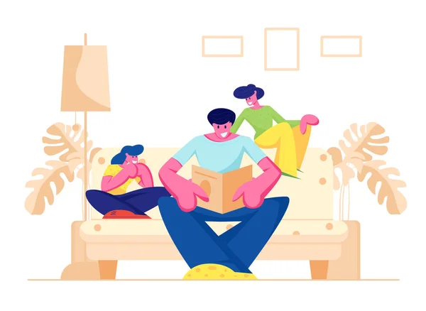 快乐的家庭花时间在家里一起，父母与孩子，父亲阅读书，母亲和女儿坐在Sofa和听爸爸，业余时间，休闲，爱好。卡通平面矢量插图 — 图库矢量图片