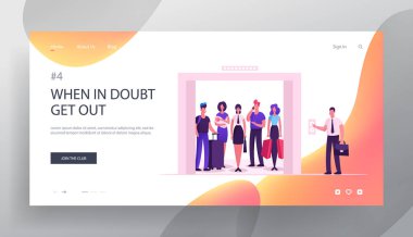 Asansör Web Sitesi Açılış Sayfasındaki Yolcular. Farklı İnsanlar Web Sayfası Banner Dışında Man Push Button ile Binanın Katta Durdu Açık Kapılar ile Asansör standı. Karikatür Düz Vektör İllüstrasyon