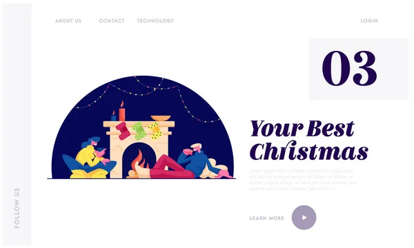 Weihnachtsferien Freizeit zu Hause Website Landing Page. glückliches Paar Mann und Frau sitzen im Zimmer mit brennendem Kamin Tee trinken, Weihnachtsnacht Cartoon flache Vektor Illustration Web-Seite Banner. — Stockvektor