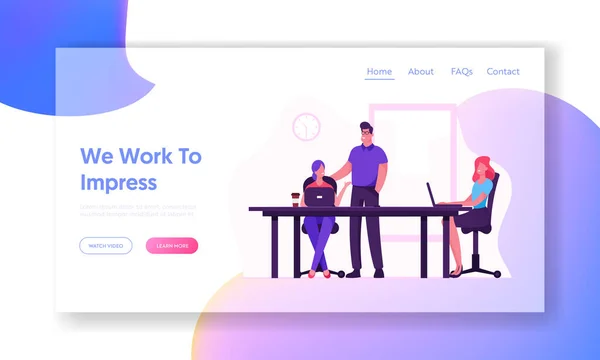 Предприниматели работают в компании, Teamwork Website Landing Page. Бизнес-команда, сидящая за офисным столом с топ-менеджерами, работающими в студии. Баннер веб-страницы сотрудников офиса. Мультипликационный вектор — стоковый вектор