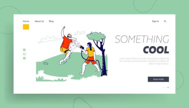 Street Landing Page Şablonu 'nda Sıçrayan Karakterler. Mutlu Adam ve Kadın Sıcak Yaz Mevsiminde Su Hortumundan Oyun, Yaramazlık ve Spreyleme, Neşe. Doğrusal İnsanlar Vektör İllüstrasyonu