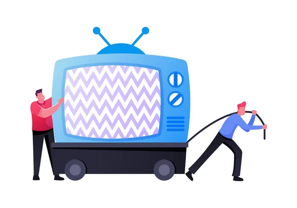Maličké mužské postavy pohybující se starou televizí na skládce. Tv odpadky, odpadky, elektronické odpadky, recyklace rozbité elektroniky pro likvidaci. Recyklovat a environmentální téma. Vektorová ilustrace kreslených osob — Stockový vektor