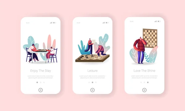 Mensen die Schaak Mobiele App Page Onboard Screen Template spelen. Familie karakters spelen Strategie Spel. Home Recreatie — Stockvector