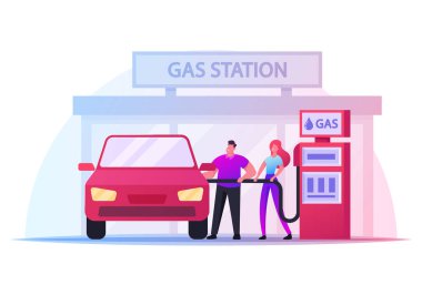 Benzin istasyonundaki karakterler, Arabaya Yakıt Dökmek İçin Kadın Silahı Tutuyor. Petrol İstasyonuna Otomobil Dolduruluyor