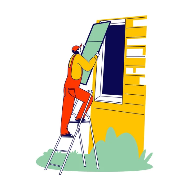 Рабочий стоит на лестнице, устанавливая противомоскитную сетку на пластиковом окне со стороны Коттеджа. Защита насекомых — стоковый вектор