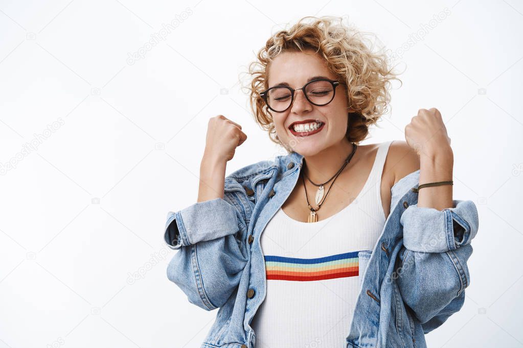 Young and looking good pics, porn by a virgin boy and girl