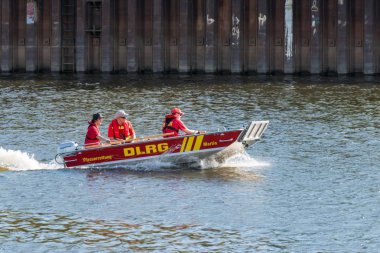Regensburg, Bavyera, Almanya, 20 Nisan 2018: Cankurtaran Dlrg Wasserrettung - Regensburg, Almanya