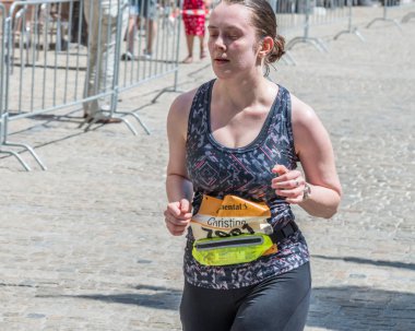 Regensburg, Bavyera, Almanya, 13 Mayıs 2018: Regensburg maraton 2018 eski şehir salonunda Katılımcısı