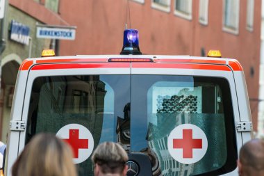 Regensburg, Almanya, Mai 10, 2018, mavi ışıklar, Regensburg - Almanya ambulansla