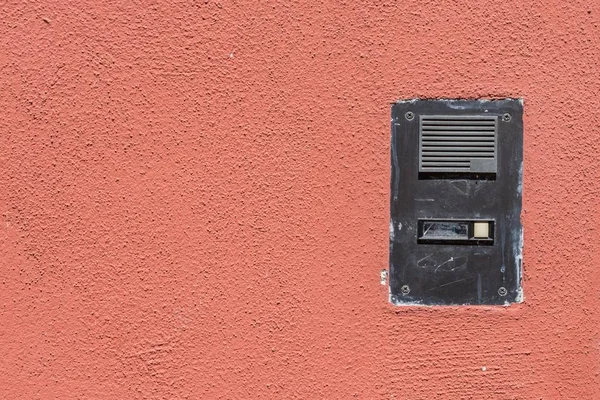 Versleten Deurbel Met Intercom Muur Van Een Huis — Stockfoto