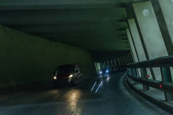 Automobilový Tunel Alpách Protijedoucí Vozidla Rakousko — Stock fotografie