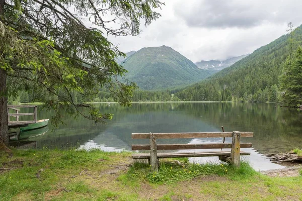 风景和湖 Etrachsee 在奥地利 — 图库照片