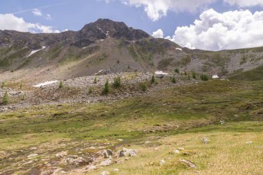 Göl Rosaninsee ve büyük Knigsstuhl, Avusturya için Nockberge dağlarda yürüyüş