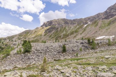 Göl Rosaninsee ve büyük Knigsstuhl, Avusturya için Nockberge dağlarda yürüyüş