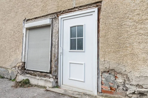 Damaged House Wall Flaked Exterior Plaster Large Hole Germany — Stock Photo, Image