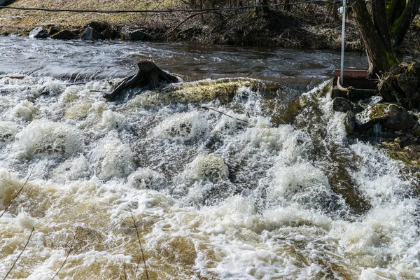 Rio Torrencial Maré Alta Primavera Alemanha — Fotografia de Stock