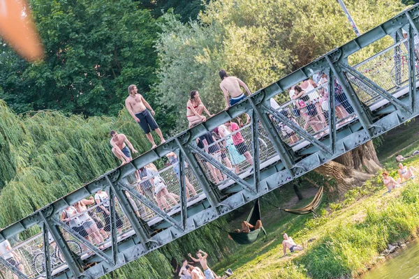 Regensburg Beieren Duitsland Juni 2019 Een Groep Jonge Mensen Willen — Stockfoto