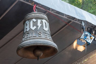 Regensburg, Bavyera, Almanya, 30 Haziran 2019, Regensburg vatandaş festivalinde Grieser Spitz'de Ac/Dc Revival Band Performansı 2019, Almanya