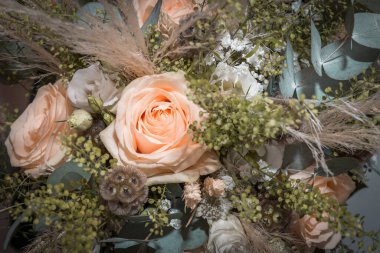 Almanya 'da bir düğünün gelin buketini kapatın.