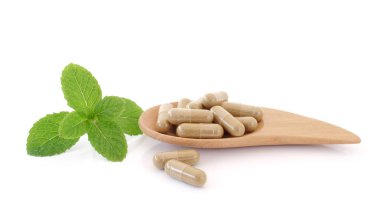 Beyaz izole vitamini kapsül bitkisel ilaçlar