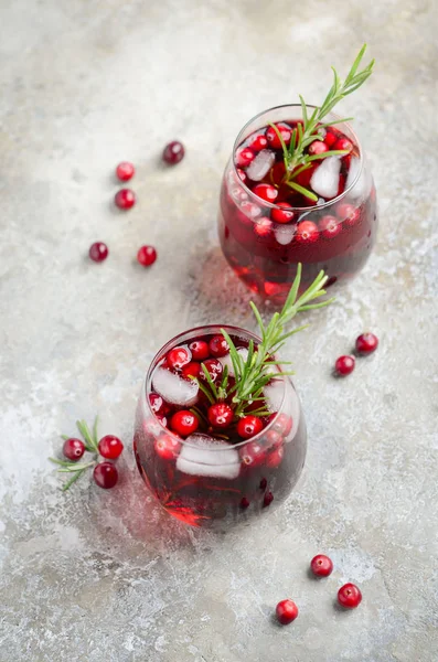 Cold Refreshing Drink Cranberries Rosemary Gray Concrete Background — Stock Photo, Image