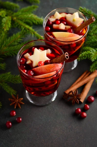 Boże Narodzenie Grzane Wino Apple Orange Żurawiny Koncepcja Holiday Urządzone — Zdjęcie stockowe